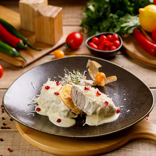 Mușchiuleț de porc în sos de cașcaval